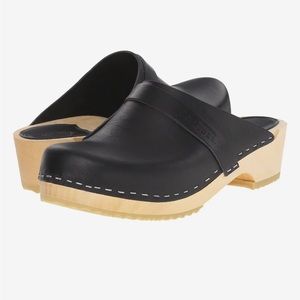 Swedish Hasbeens Clogs 🌸